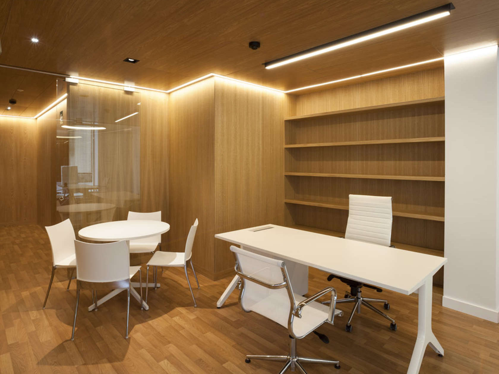 辦公室裝修藝術(shù):風(fēng)格與工藝的完美融合(圖5) 辦公室裝修藝術(shù):風(fēng)格與工藝的完美融合(圖5)