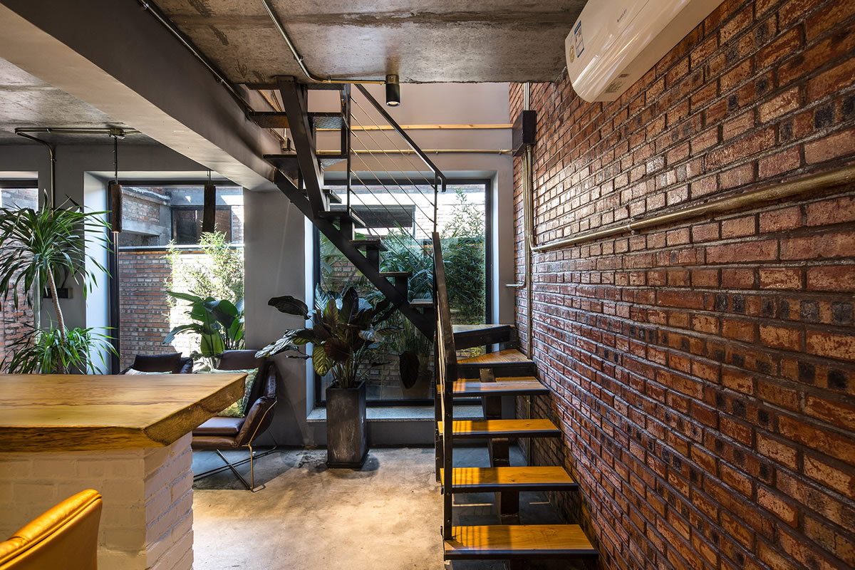 Loft工業(yè)風(fēng)聯(lián)排獨棟民宿裝修設(shè)計(圖2)