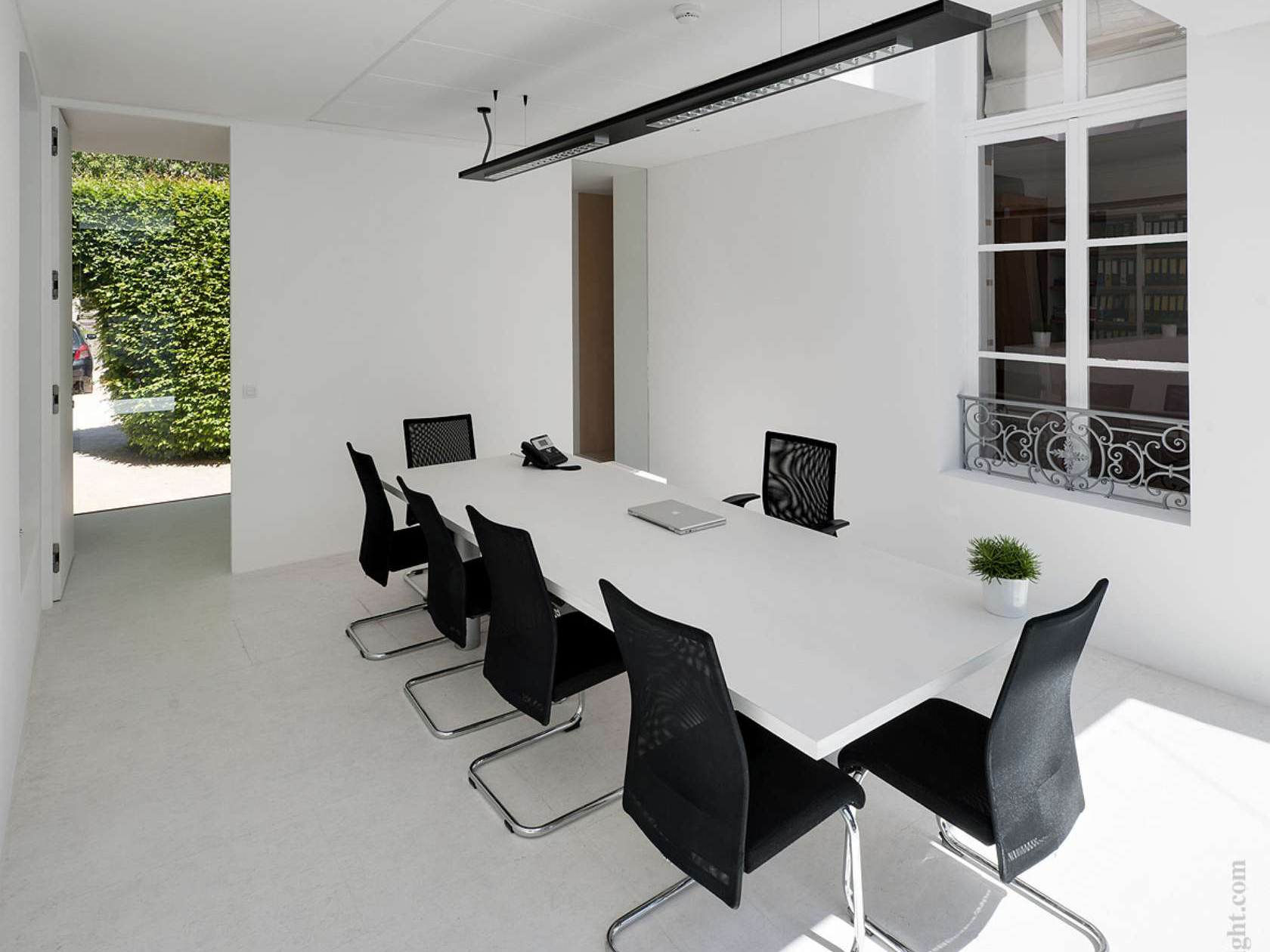 1600平方“斜坡頂面”辦公樓裝修設(shè)計(jì)項(xiàng)目(圖1) 國外辦公 (2) 副本.jpg