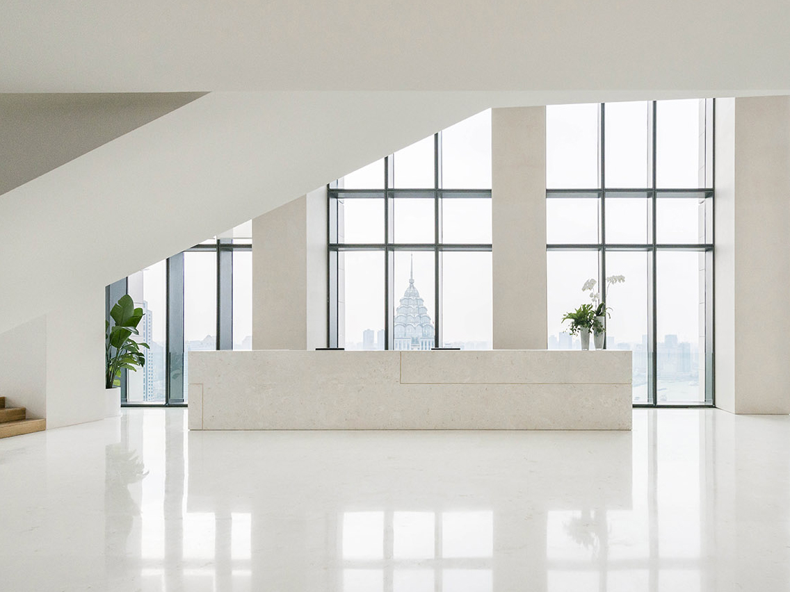 瑤海區(qū)1200平方現(xiàn)代簡約風辦公室裝修設計項目(圖1) 前臺.jpg