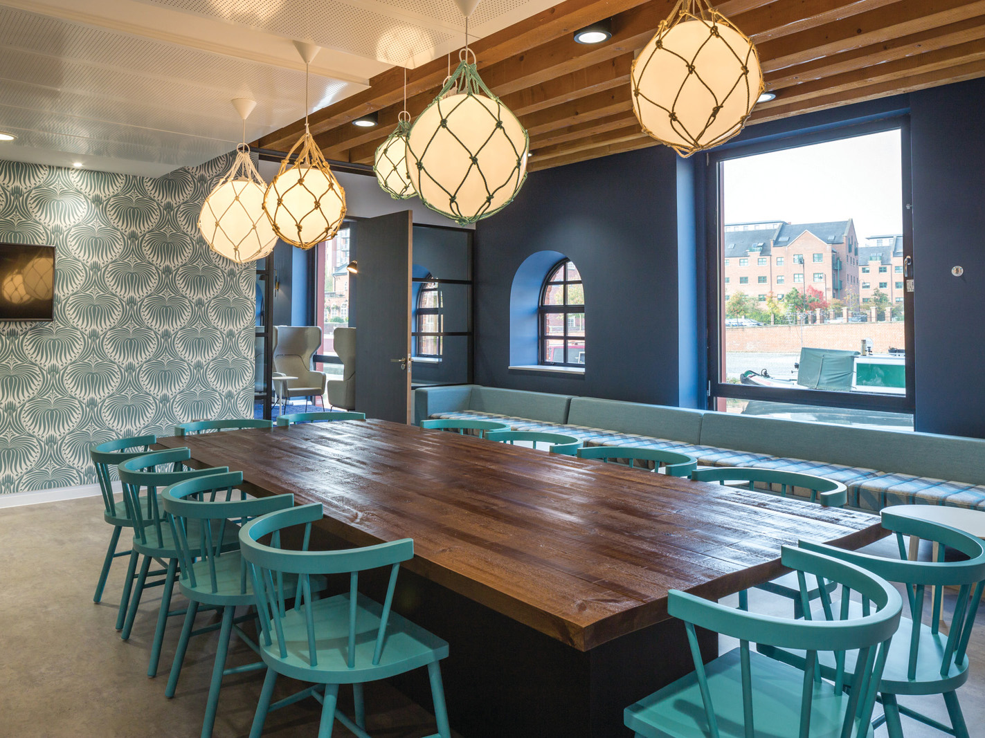 合肥政務(wù)區(qū)1800平方創(chuàng)意辦公室裝修設(shè)計項目案例分析(圖4) 會議室.jpg