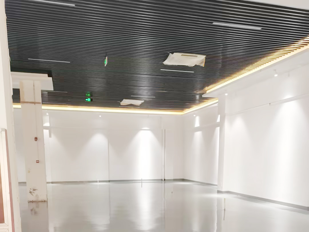 合肥蜀山區(qū)大束科技車(chē)間廠房頂面維修改造工程(圖1) 046b1362ee548f0b6994b0845993dae1_compress 副本.jpg