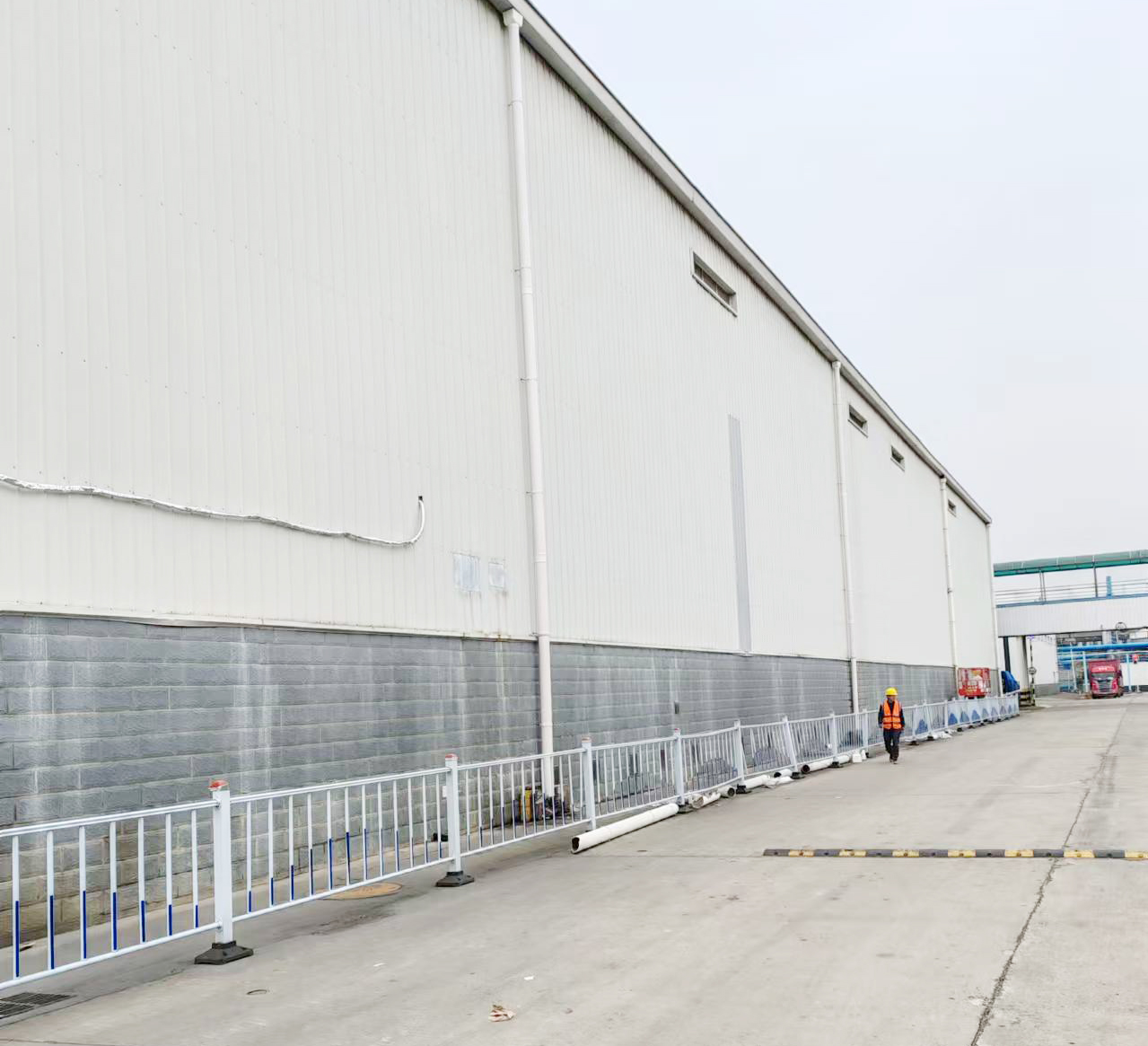 合肥伊利冷飲-車間廠房翻新改造工程(圖2) 雨水管換新 副本.jpg